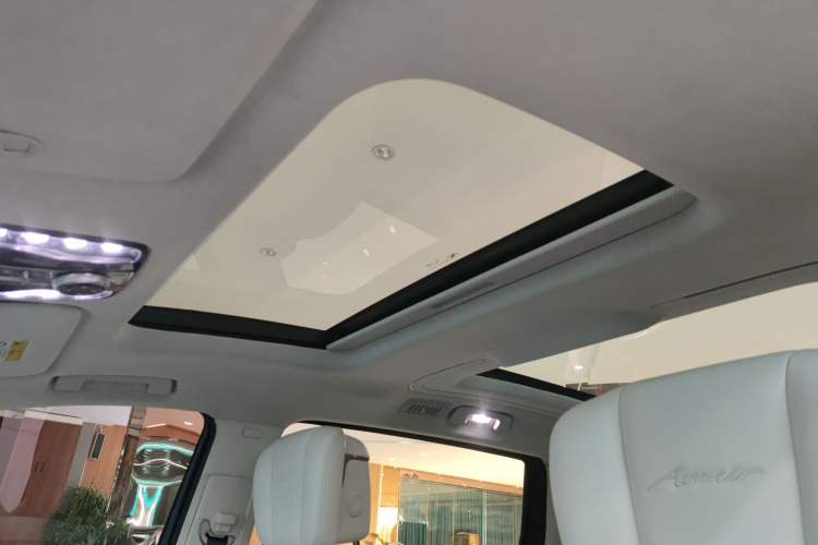 Used Buick Century 2023 2.0T Six-Seater Yinshi Edition
