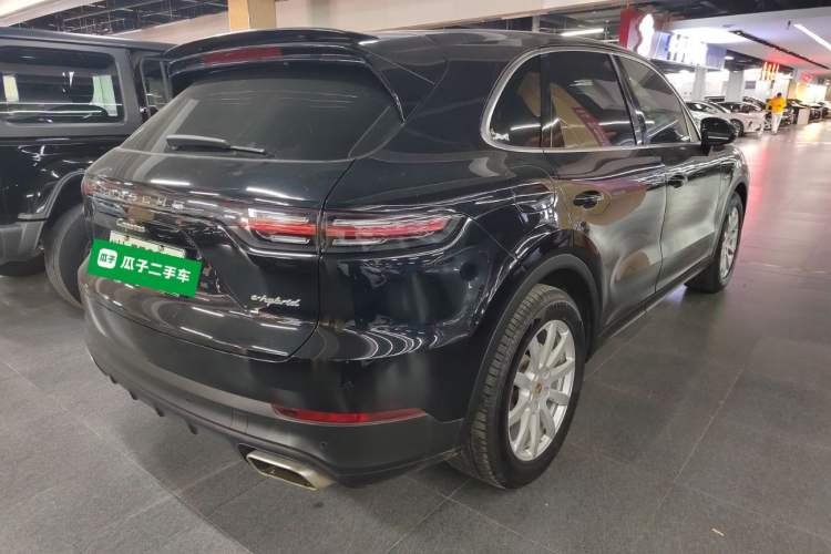 Used Porsche Cayenne E-Hybrid 2019 Cayenne E-Hybrid 2.0T Rear Right 45 Deg