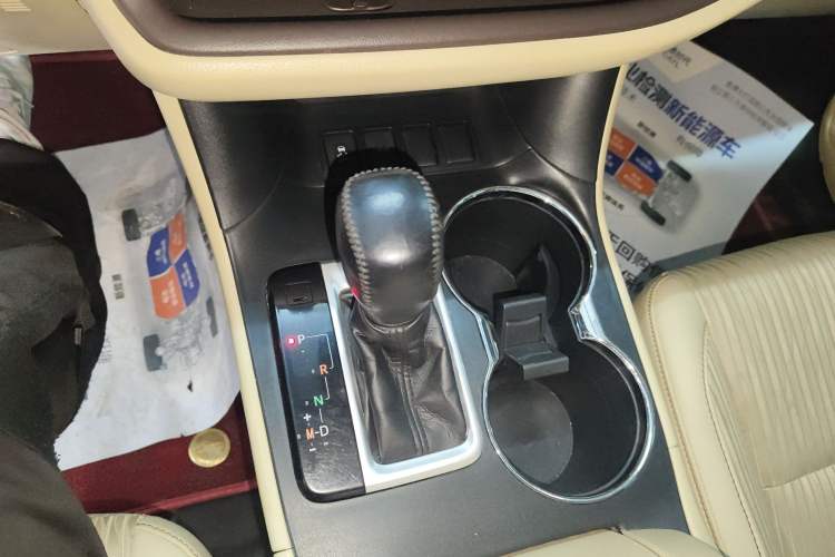 Used Toyota Highlander 2018 2.0T Two-Wheel Drive Elite Version 5 Seats China VI Standard