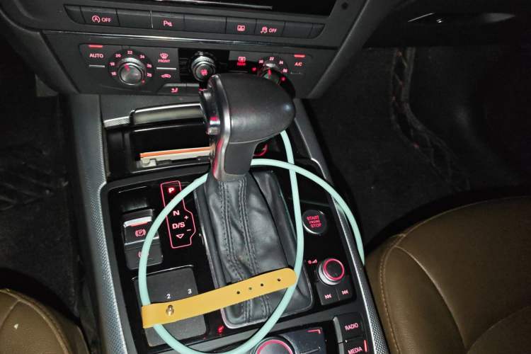 Used Audi A6L 2014 TFSI Standard Model Gear Lever