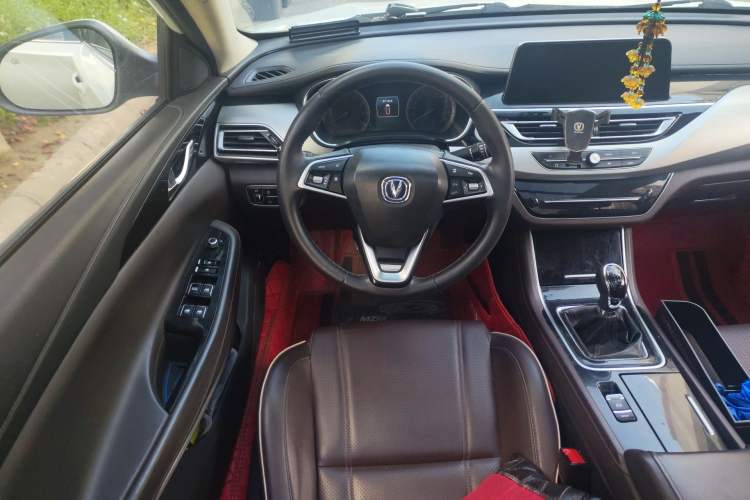 Used CHANGAN Raeton CC 2018 1.5T Manual Luxury Model China V Standard