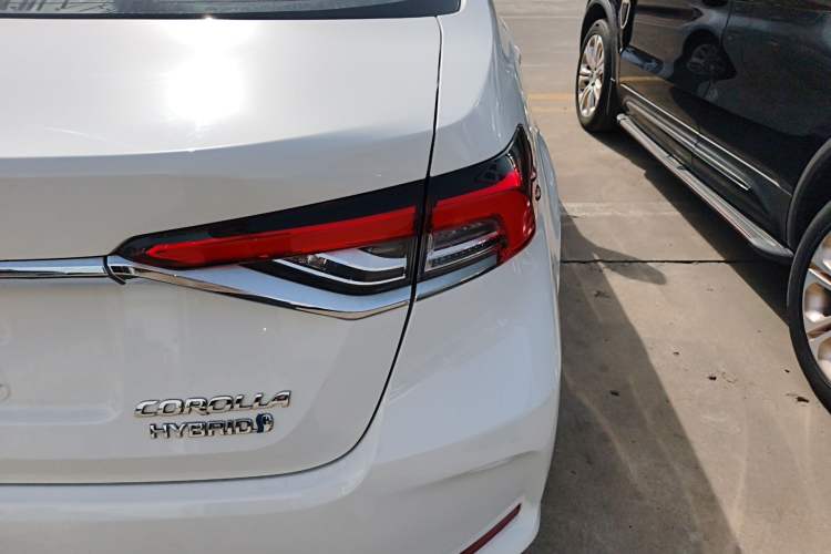 Used Toyota Corolla 2021 Dual-Motor 1.8L E-CVT Elite Edition Right Rear Taillight