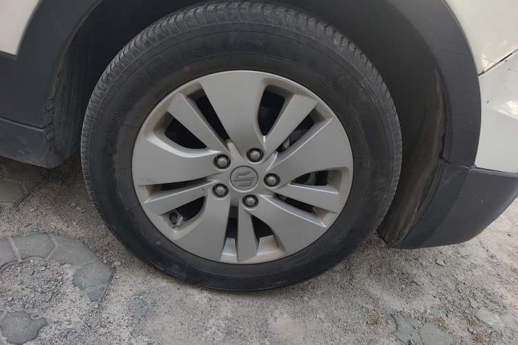 Used Suzuki S-Cross 2014 1.6L CVT Two-Wheel Drive Entry Model Right Front Wheel Hub