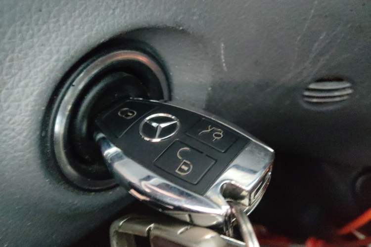 Used Mercedes-Benz Vito 2011 2.5L Elite Edition Vehicle Key