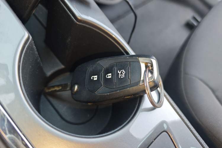 Used Chevrolet Cruze 2017 1.5L Automatic Pioneer Sunroof Edition Interior 1