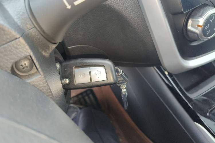 Used Nissan Tiida 2016 1.6L CVT Cool Dynamic Edition Vehicle Key