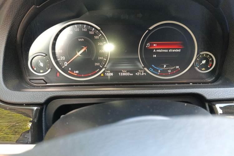 Used BMW 5 Series GT 2015 528i Leading Model
