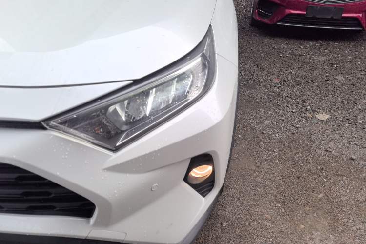 Used Toyota RAV4 2021 2.0L CVT Two-Wheel Drive Fashion Edition