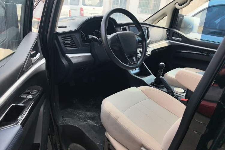 Used FORTHING Lingzhi 2022 M5 1.6L Practical Model 5 Seats