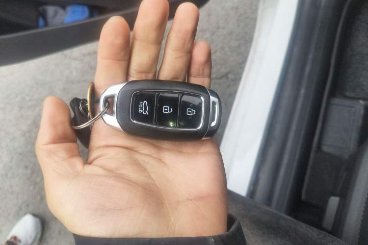 Used Hyundai Elantra 2022 1.5L CVT LUX Prestige Edition