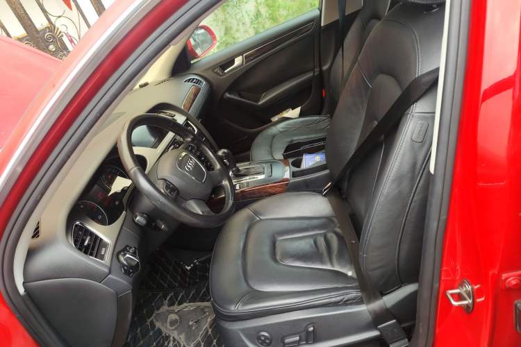 Used Audi A4L 2012 2.0 TFSI automatic Comfort trim level Left Front Seat