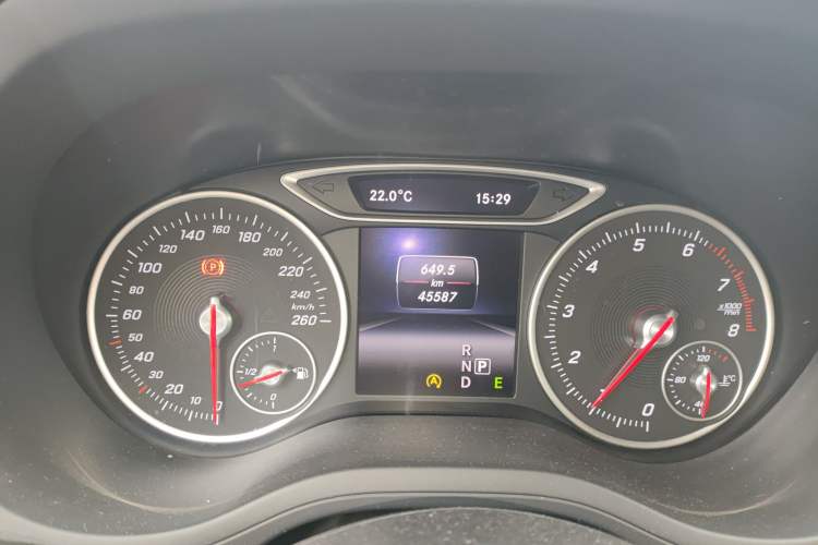Used Mercedes-Benz B-Class 2015 B 200 Sport Edition Instrument Cluster