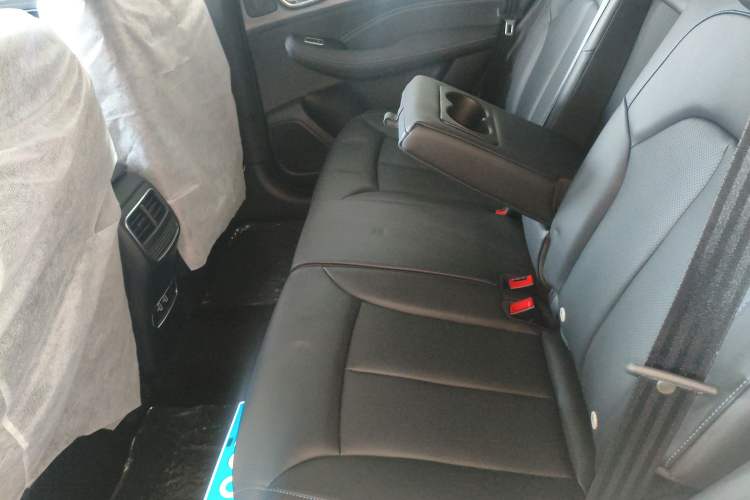 Used Roewe RX5 2025 PLUS 330TGI Automatic Trendsetting Smart Edition Interior 4