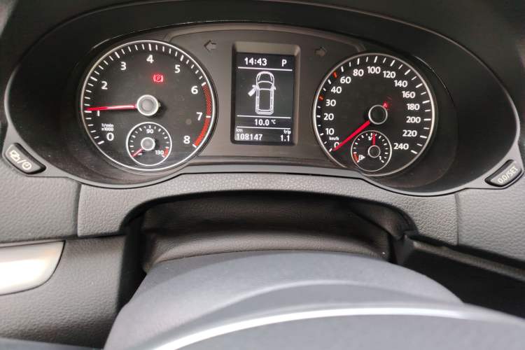 Used Volkswagen Sharan 2018 380TSI Comfort Edition 7-Seater Odometer Close Up