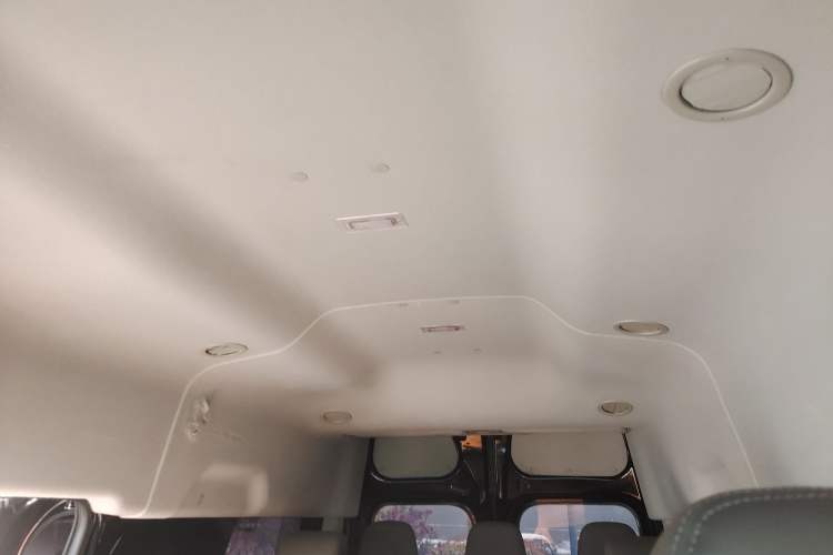 Used Ford Transit 2021 2.0T Diesel Manual Advanced Commercial Traveler Mid-Chassis Mid-Roof 9-Seater China VI