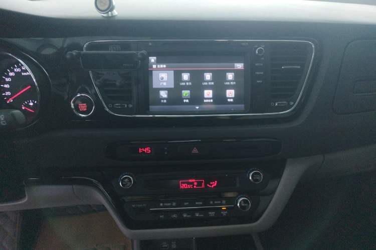 Used Kia Carnival 2015 3.3 GDI Luxury Edition China V Standard Audio And AC Panel