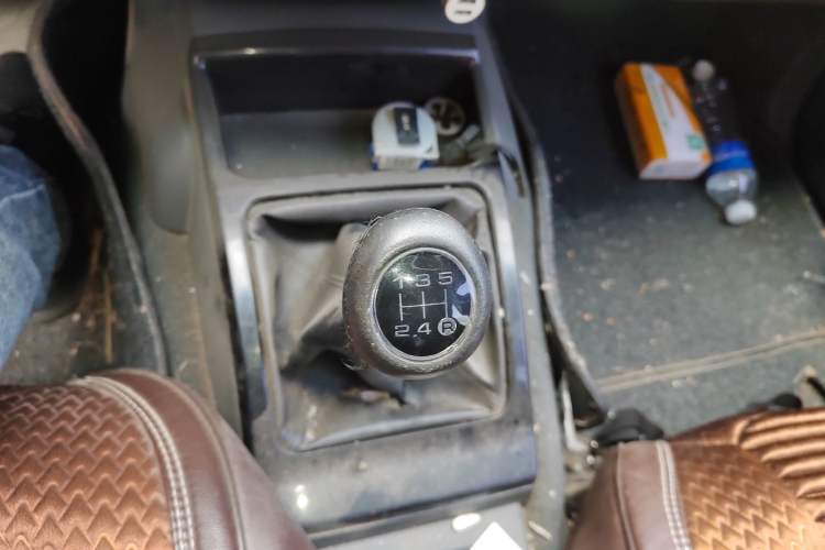 Used Great Wall Wingle 5 2013 2.4L European Version Two-Wheel Drive Elite Edition Big Double Cab – 4G69S4N