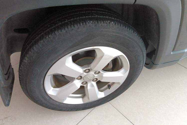 Used Jeep Compass 2019 200T Automatic Prestige Edition
