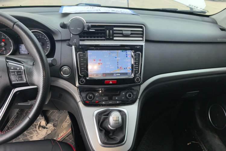 Used Haval H6 2017 Blue Label Sport Edition 1.5T Manual Two-Wheel Drive Elite Model Audio And AC Panel