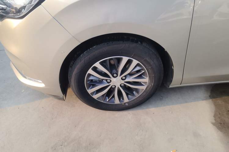 Used Buick GL8 2022 ES Landtrek 653T Luxury Edition Exterior 4