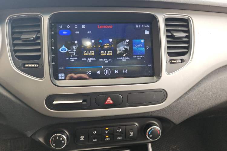 Used Kia Carens 2013 2.0L 7-Seater Automatic Standard Version China V Standard Audio And AC Panel