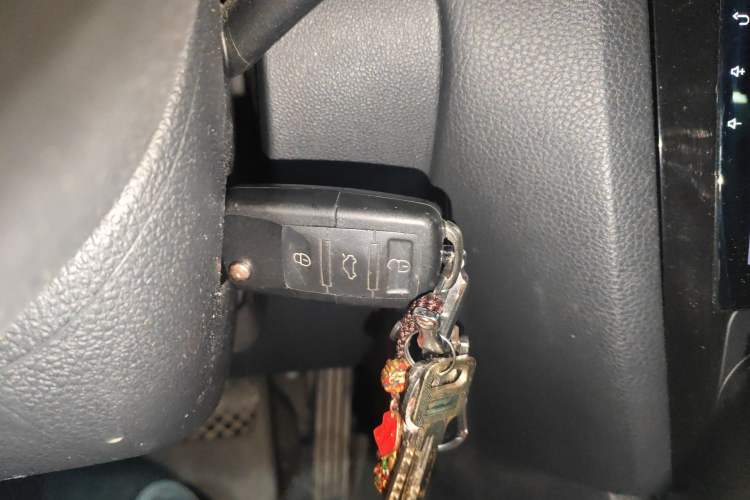 Used Volkswagen Sagitar 2012 1.4TSI Automatic Luxury Edition Vehicle Key