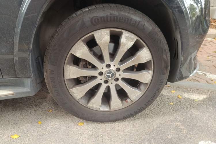 Used Mercedes-Benz GLS 2017 GLS 400 4MATIC Dynamic Model Right Front Wheel Hub