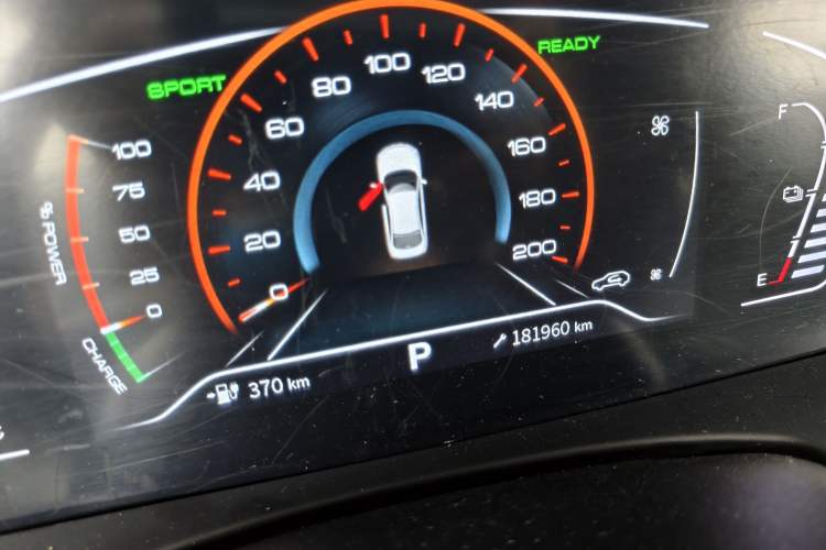 Used Dongfeng Aeolus E70 2021 Revised Version 2 500 Ultra-Comfort Edition Odometer Close Up