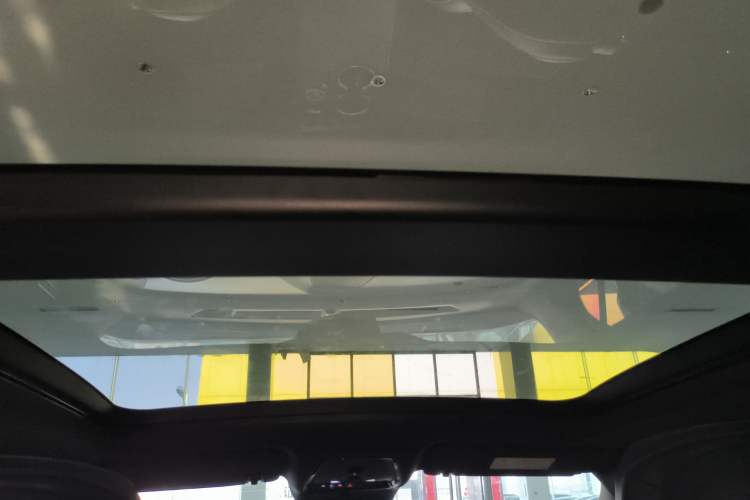 Used Cadillac LYRIQ 2022 Four-Wheel-Drive High-Performance Deluxe Edition Headliner