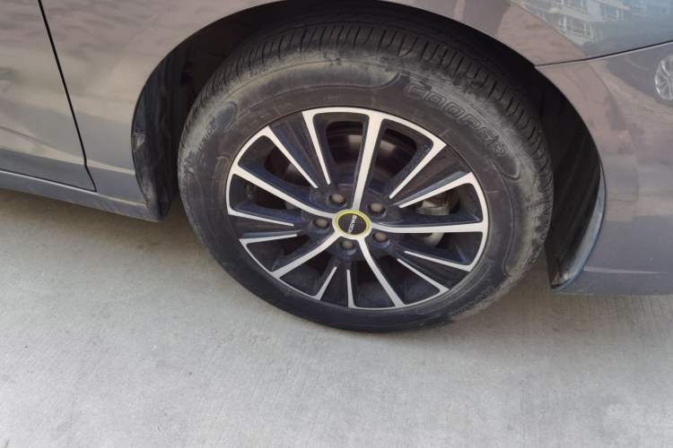 Used Roewe i5 2021 1.5L CVT Diamond Edition Right Front Wheel Hub