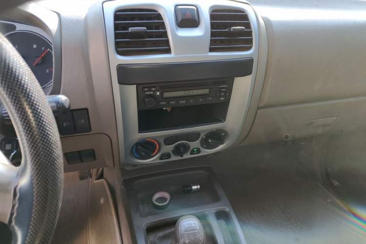 Used JMC Baodian 2015 2.8T New Value-Added Diesel Two-Wheel Drive Extended Version JX493ZLQ4C
