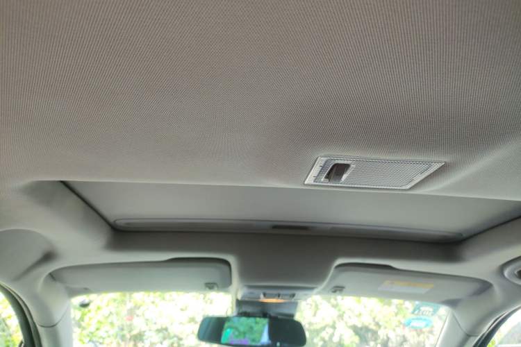 Used Buick Encore 2015 1.4T Automatic Two-Wheel Drive Urban Elite Version Headliner