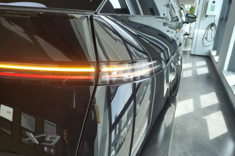 Used XPeng X9 2025 740 Ultra-Long Range Max