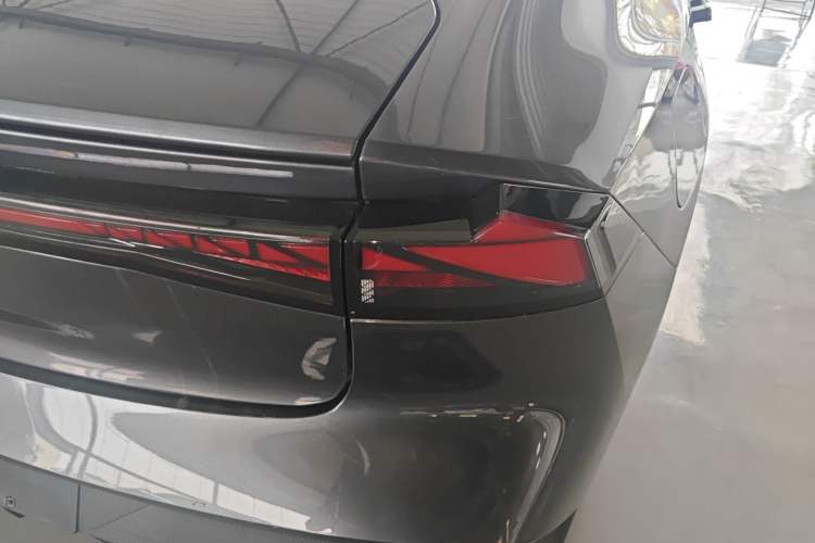 Used CHANGAN UNI-V iDD 2023 Zhidian iDD 1.5T 113km Smart & Fun Version (Rapid Edition) Right Rear Taillight