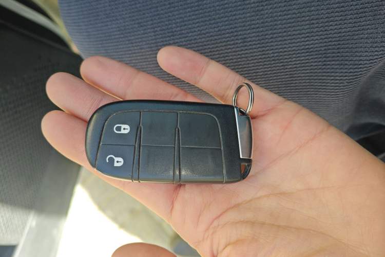 Used Dodge Journey 2013 2.4L Two-Wheel Drive Luxury Version