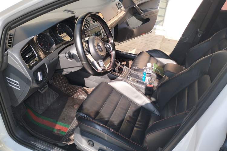 Used Volkswagen Golf GTI 2016 2.0 TSI GTI Left Front Seat