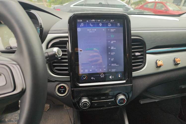 Used Chery Little Ant 2022 Sweet Pink Edition Half-Sugar Version Lithium Iron Phosphate 30 kW 301 km Audio And AC Panel