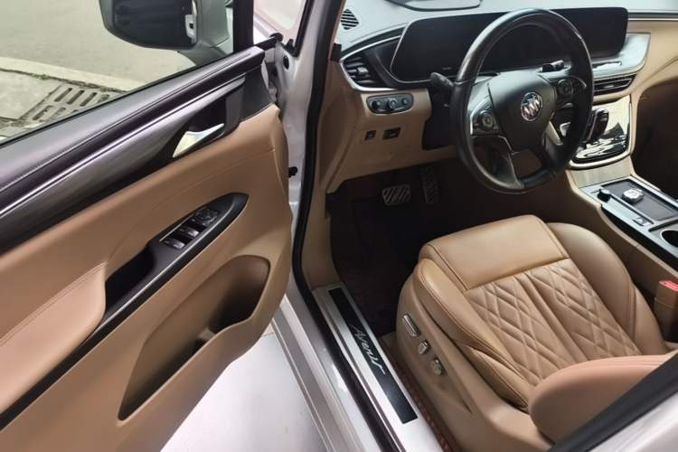 Used Buick GL8 2020 ES Land Cruiser 653T Luxury Edition
