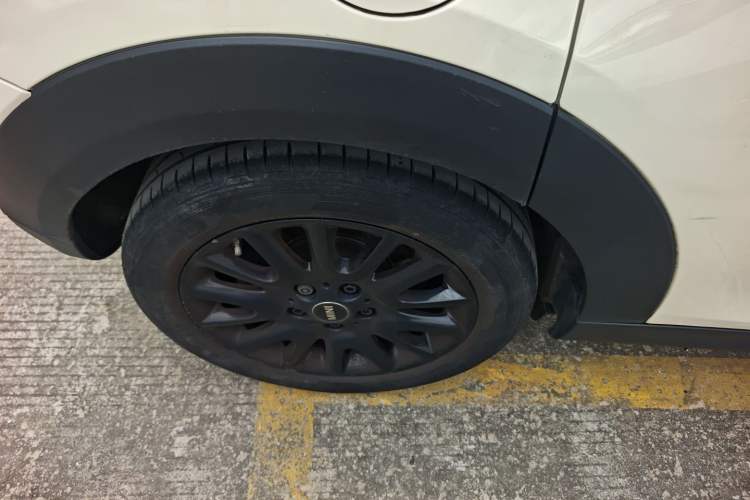 Used MINI 2019 1.5T COOPER Classic Edition Five-Door Version Exterior 5