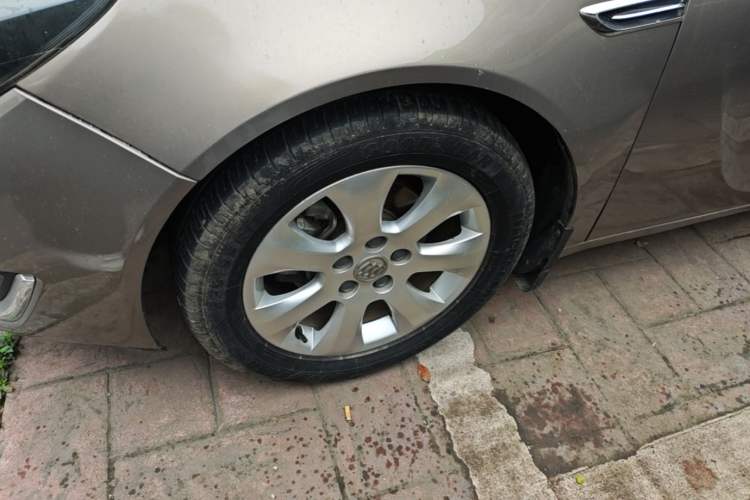 Used Buick Regal 2015 2.0L Elite Fashion Edition Left Front Wheel Hub