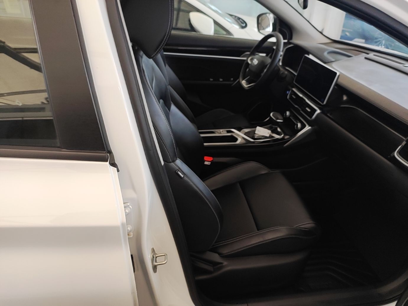 Geely Auto Coolray 2025 Model 1.5L CVT Superpower Edition MAX — снимка 19
