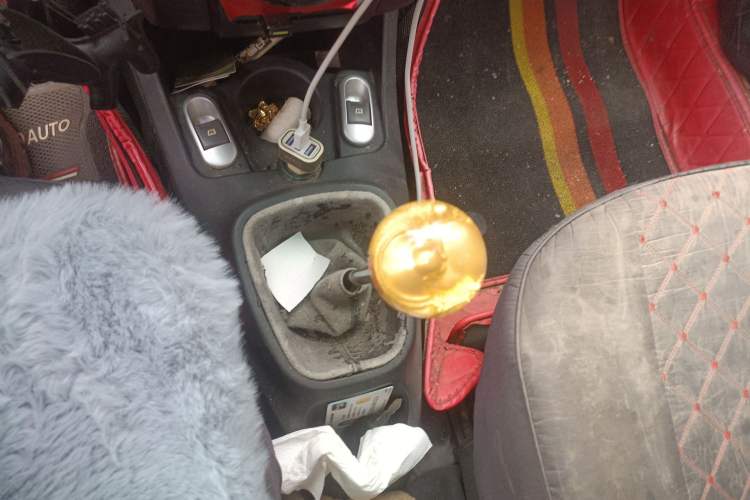 Used BYD F0 2011 Shangku Edition 1.0L XuanKu Model Gear Lever