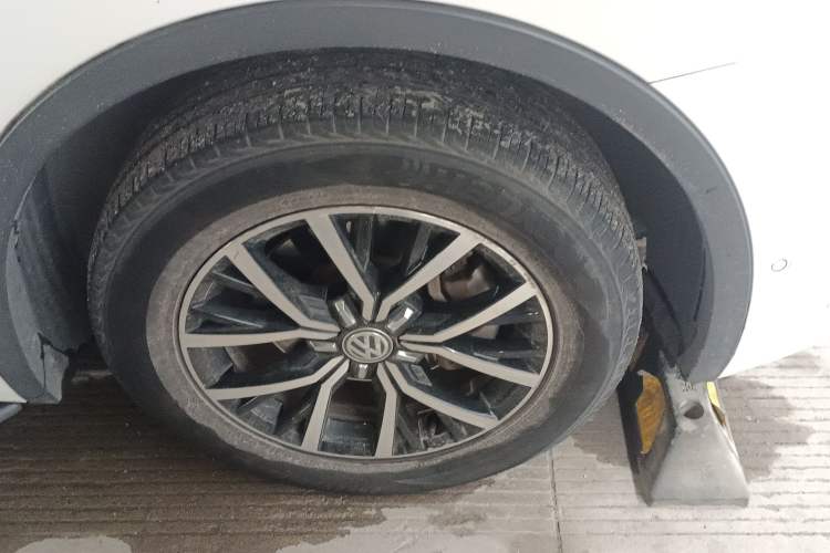 Used Volkswagen Tiguan L New Energy 2019 430 PHEV Hybrid Flagship Model Right Front Wheel Hub