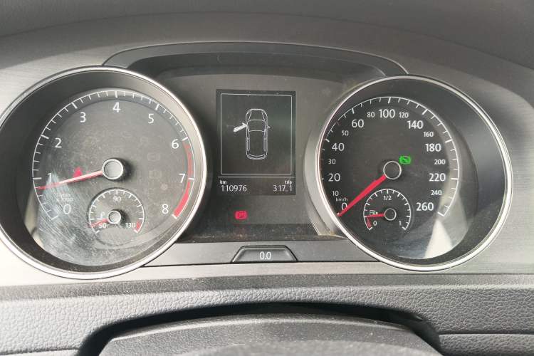 Used Volkswagen Golf 2016 230TSI Automatic Luxury Version Instrument Cluster