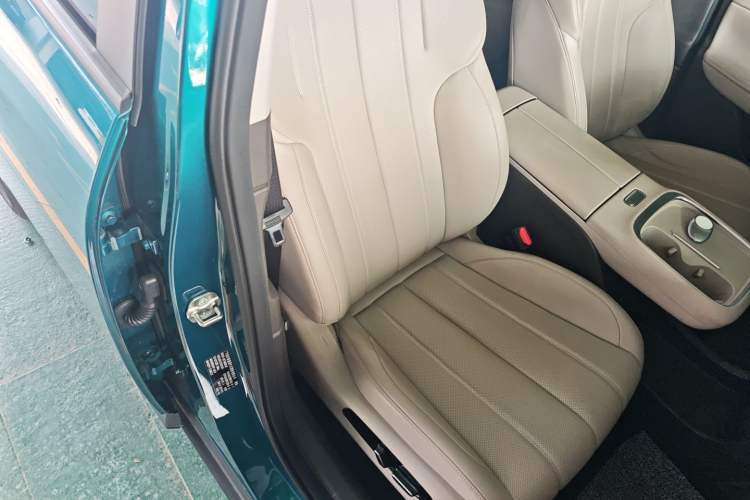 Used AION UT 2025 420 Prestige Edition Right Front Seat