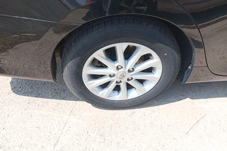 Used Toyota Camry 2016 2.0E 10th Anniversary Elite Edition
