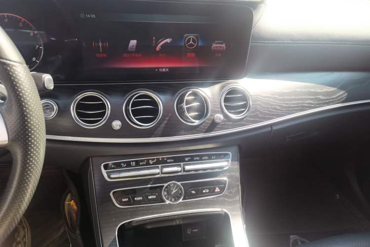 Used Mercedes-Benz E-Class 2018 E 200 L Sport 4MATIC Audio And AC Panel