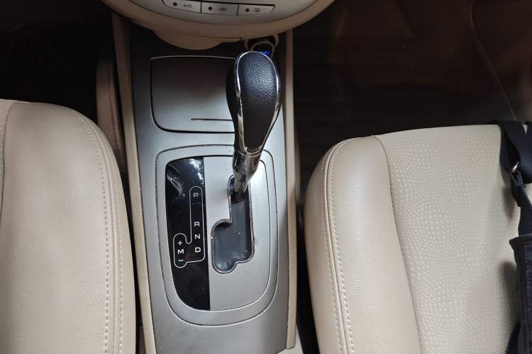 Used Buick Excelle 2013 1.5L Automatic Classic Model
