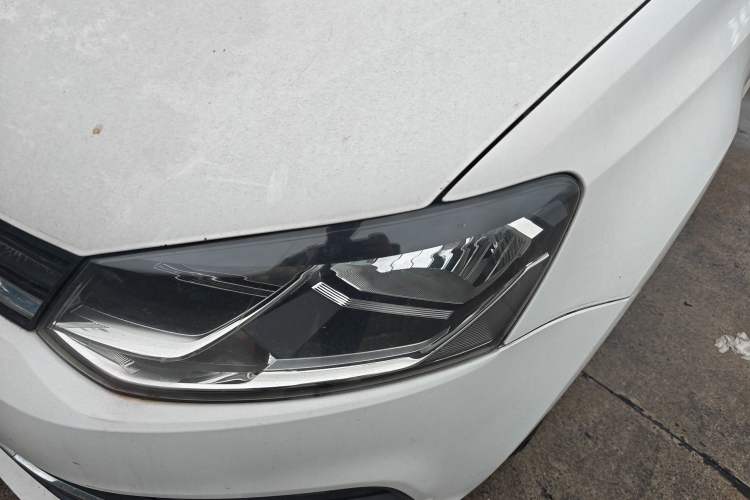Used Volkswagen Polo 2014 1.6L Manual Comfort Edition Left Front Headlight