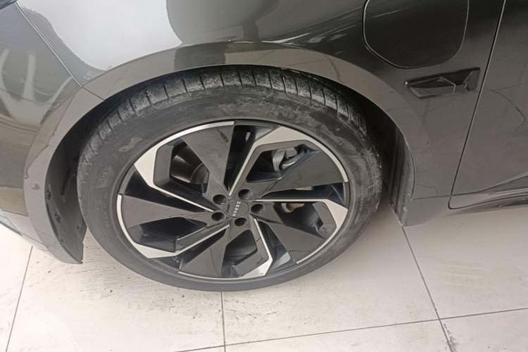 Used Zeekr 001 2022 Ultra-Long Range Single-Motor WE Version Left Front Wheel Hub